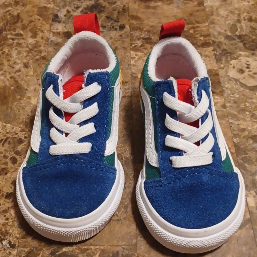 Vans - Picture 1 of 2